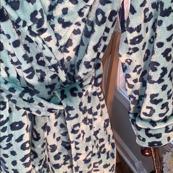 NWT Bathrobe Size Small/Chico Animal Print - Picture 4 of 6